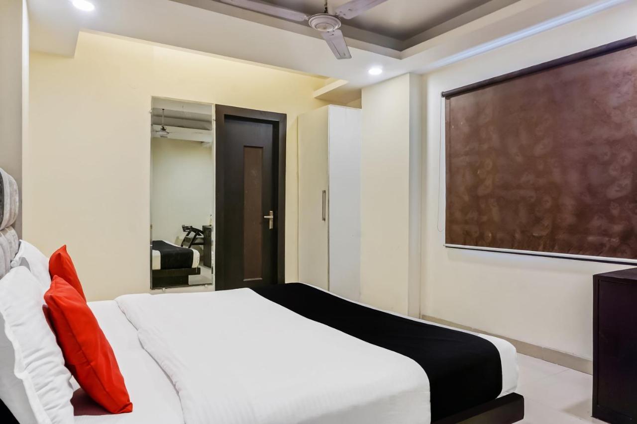 Capital O Hotel Jeyan Inn Near Gurudwara Shri Bangla Sahib Delhi (National Capital Territory of India) Exterior foto